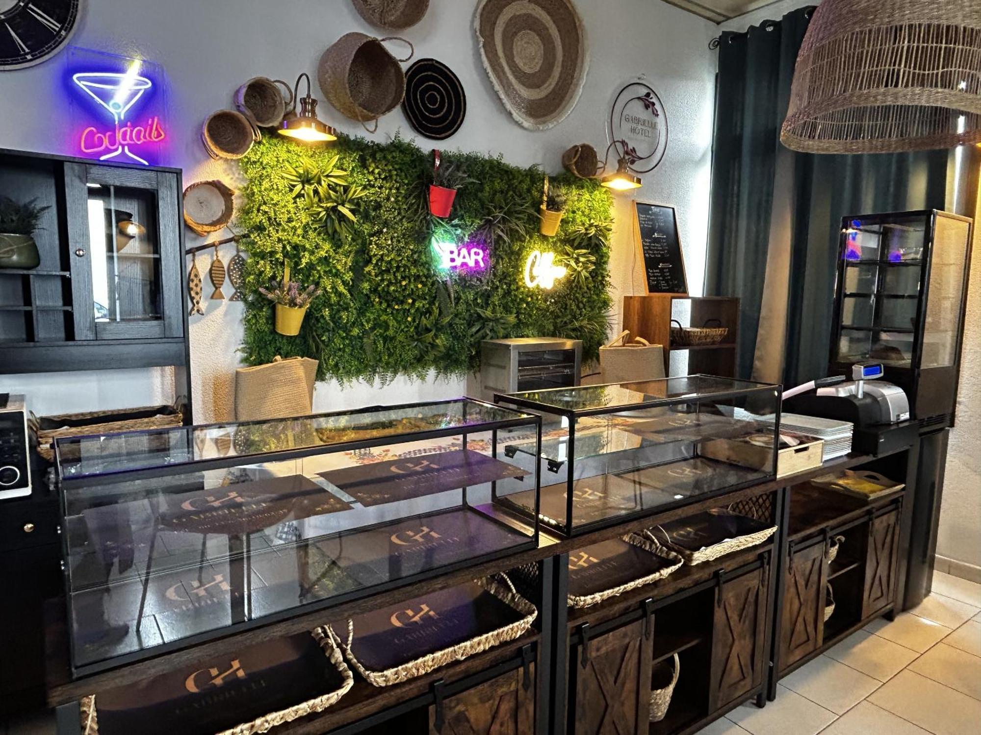 Gabrielle Hotel Эгин Экстерьер фото