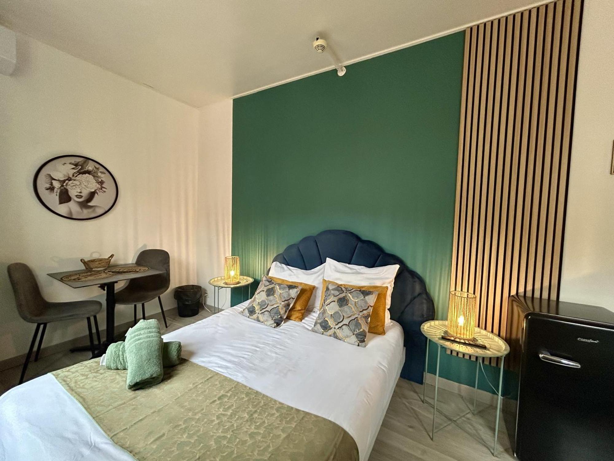 Gabrielle Hotel Эгин Номер фото